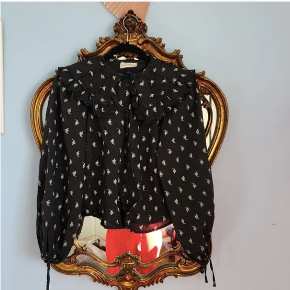 Universal Thread Black Top With Collar - image 2